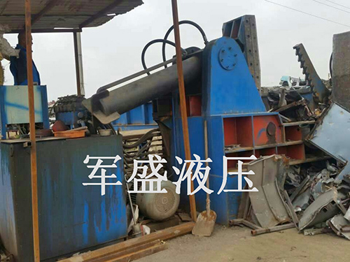 廢車樓剪切機(jī)